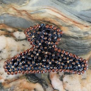 Trendy Embellished hair claw clip